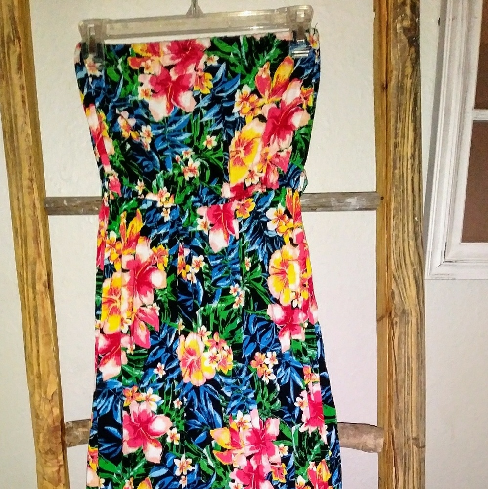 Love Ari long sundress.